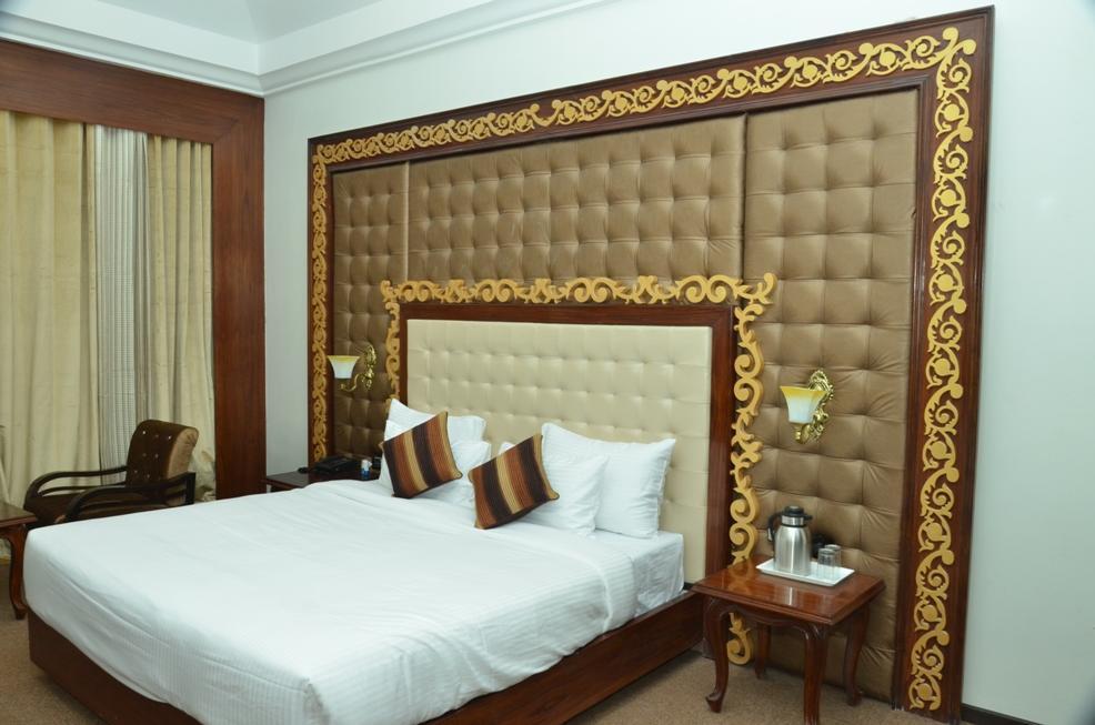 Hotel Vennington Court Rāipur Exteriör bild